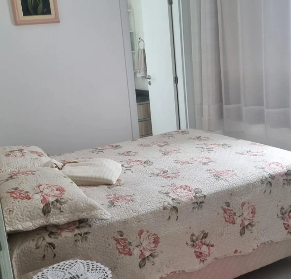 Apartamento com 2 quartos para 5 hóspedes - Recanto do Cardeal - Praia de Bombas-Bombinhas